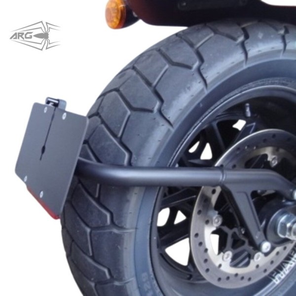 ARG Spirit: Support de plaque d'immatriculation latérale avec éclairage LED pour Harley-Davidson Softail 18 Fat Bob