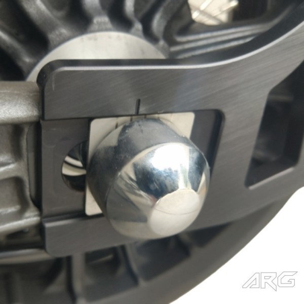 ARG Spirit: Support de plaque d'immatriculation latérale avec éclairage LED pour Indian Scout & Bobber 1250